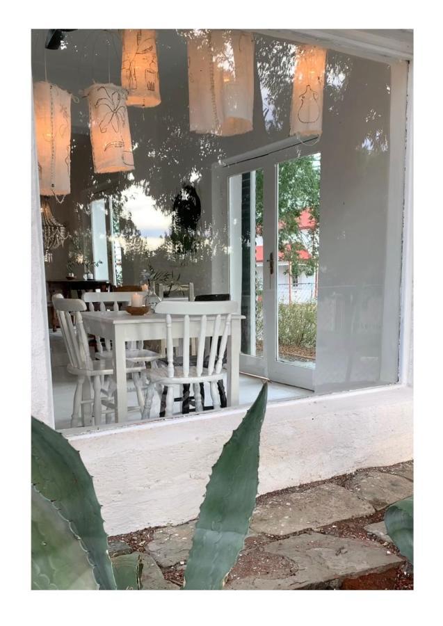The Richmond Cafe And Rooms Exterior photo